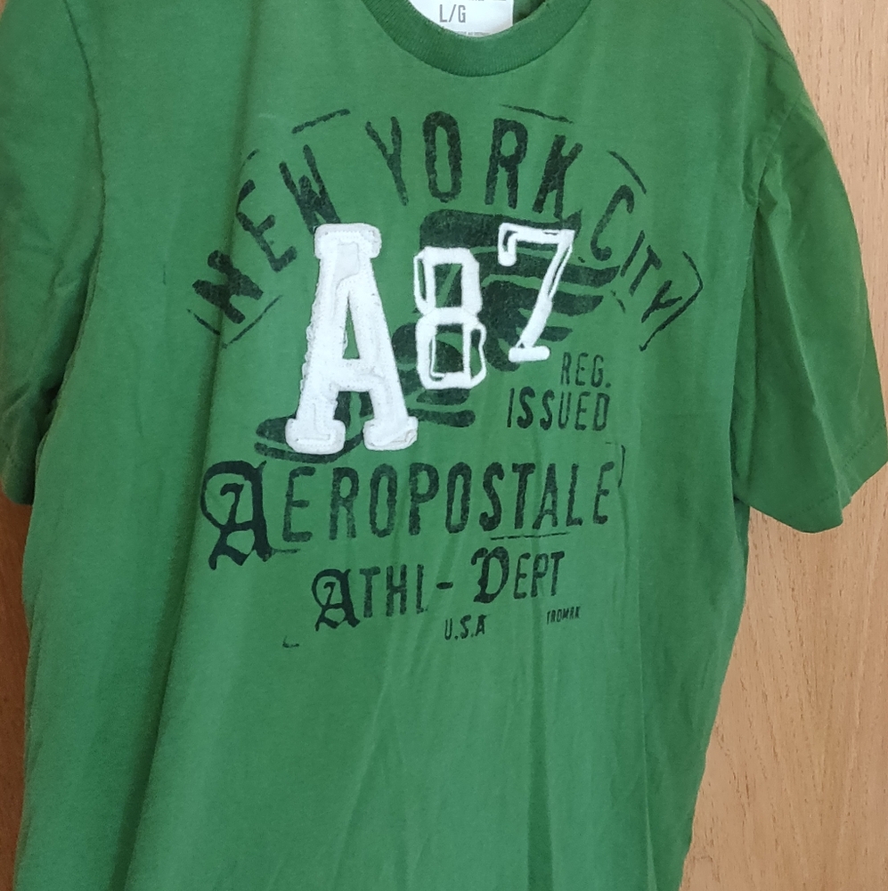 Aeropostale green young men's tshirt large L